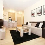 Livin Santocka Апартаменти *